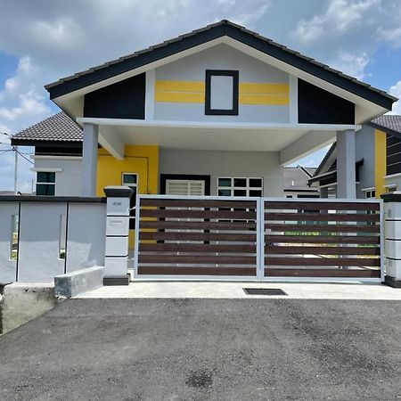 Bungalow Homestay Jasin Perdana Exterior photo